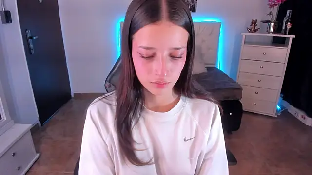 Amaia Daniells online show from 02-01-25, 04:24