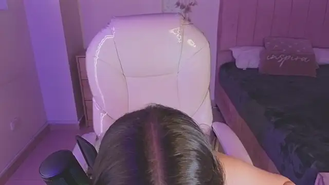 Amaia Daniells online show from 09-24-25, 03:43