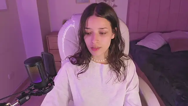 Amaia Daniells online show from 09-27-25, 04:06