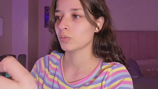 Amaia Daniells online show from 11-25-25, 03:39