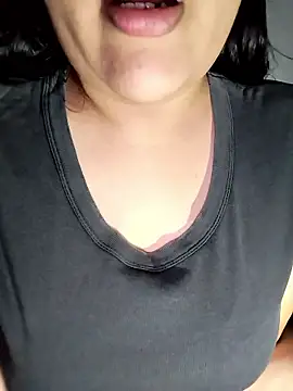 Snapshot of Annerae chatting on 01-07-26, 03:25 Annerae online show from 01-07-26, 03:25