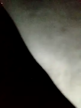 Snapshot of Annerae chatting on 03-08-26, 04:11 Annerae online show from 03-08-26, 04:11