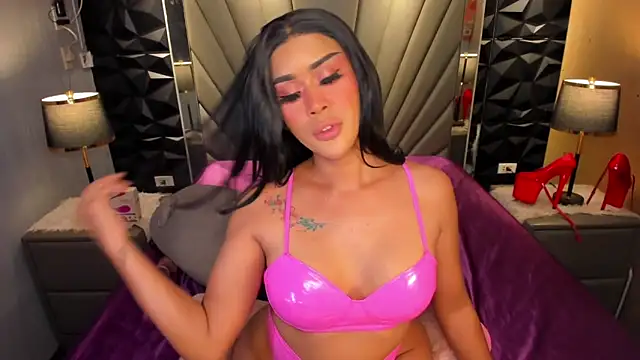 Snapshot of QuiinMollyXxX chatting on 11-15-25, 09:39 QuiinMollyXxX online show from 11-15-25, 09:39