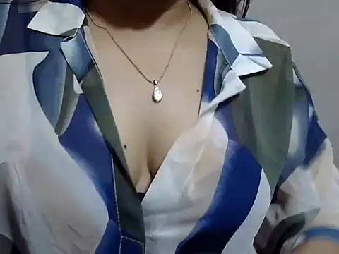 Snapshot of mahira_999 chatting on 10-06-25, 08:34 mahira 999 online show from 10-06-25, 08:34