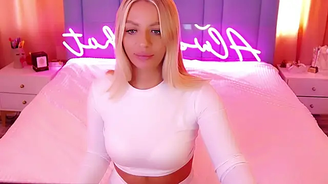 AllwaysHotJ online show from 12-24-24, 06:11