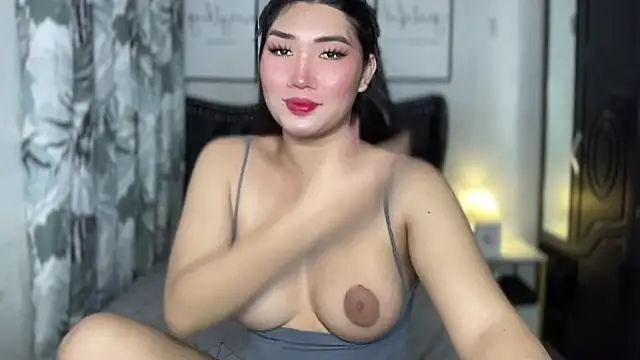 Miss Deliciousness online show from 05-11-26, 05:21