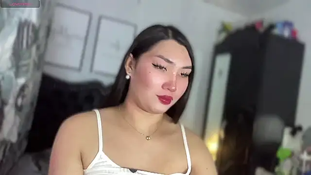 Miss Deliciousness online show from 06-13-26, 04:27