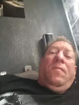 tomtom111111 online show from 10-26-25, 12:00