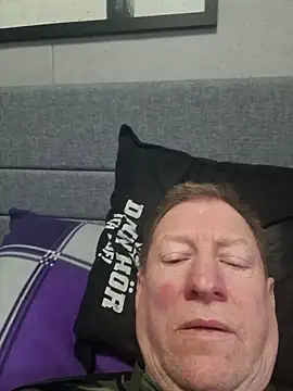 tomtom111111 online show from 01-09-26, 12:08