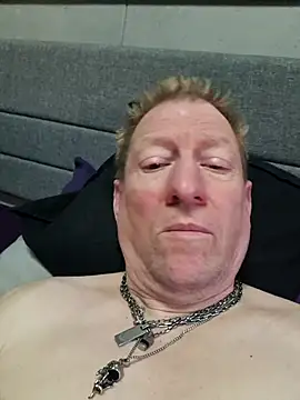 tomtom111111 online show from 03-04-26, 03:18