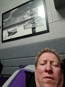 tomtom111111 online show from 03-24-26, 06:35