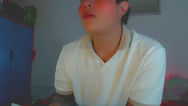 Snapshot of BombonRose1 chatting on 10-29-25, 12:24 BombonRose1 online show from 10-29-25, 12:24