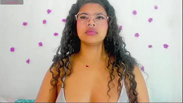 Snapshot of moana_taylor chatting on 09-29-25, 12:43 moana taylor online show from 09-29-25, 12:43