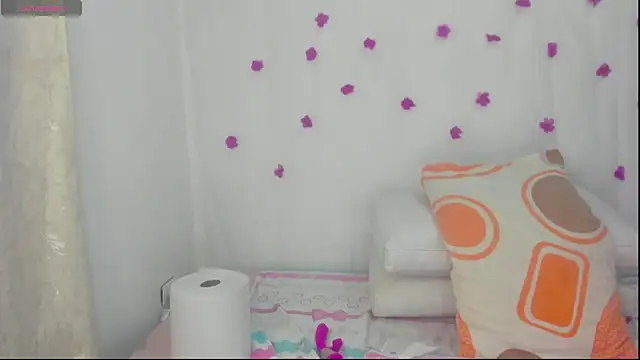 Snapshot of moana_taylor chatting on 10-02-25, 10:11 moana taylor online show from 10-02-25, 10:11