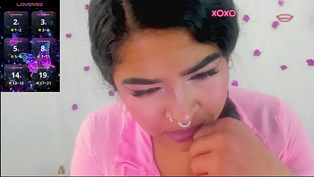 Snapshot of moana_taylor chatting on 10-17-25, 10:29 moana taylor online show from 10-17-25, 10:29