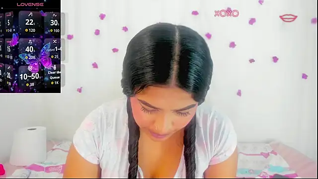 moana taylor online show from 11-17-25, 02:01