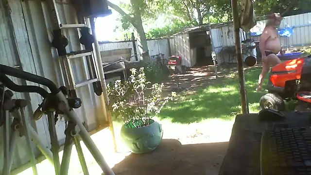 Snapshot of herbie010666 chatting on 03-15-26, 04:29 herbie010666 online show from 03-15-26, 04:29