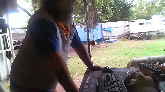 herbie010666 online show from 05-11-26, 02:50