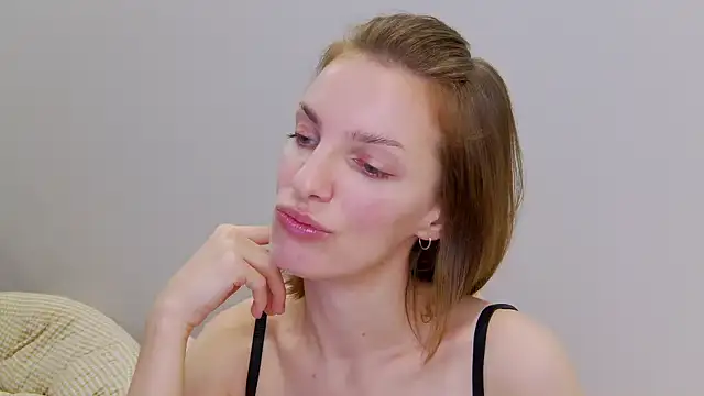 Beauty Alex online show from 12-30-24, 01:37