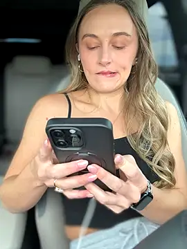 lunagirl13 online show from 09-29-25, 04:56