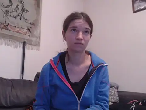 Snapshot of Geile-Luna chatting on 10-21-25, 05:02 Geile-Luna online show from 10-21-25, 05:02