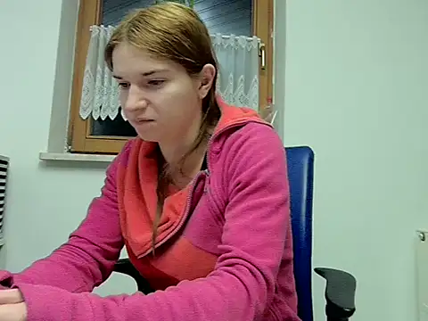 Snapshot of Geile-Luna chatting on 02-12-26, 06:58 Geile-Luna online show from 02-12-26, 06:58