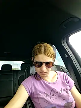 Snapshot of Geile-Luna chatting on 04-17-26, 01:47 Geile-Luna online show from 04-17-26, 01:47