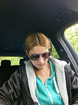 Snapshot of Geile-Luna chatting on 05-14-26, 02:13 Geile-Luna online show from 05-14-26, 02:13