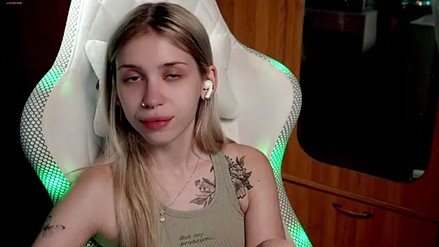 Snapshot of ho1yho1e chatting on 10-01-25, 06:58 ho1yho1e online show from 10-01-25, 06:58