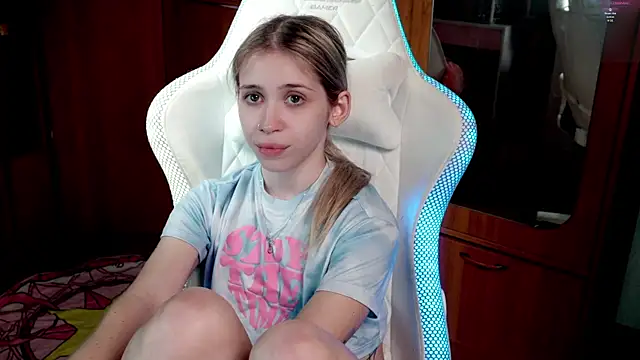 Snapshot of ho1yho1e chatting on 11-01-25, 06:32 ho1yho1e online show from 11-01-25, 06:32