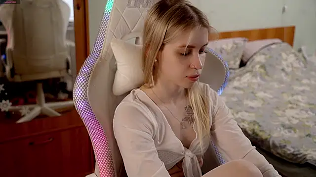 ho1yho1e online show from 02-19-26, 06:15