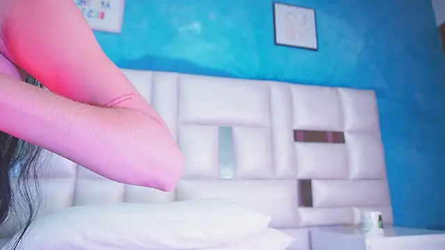 Snapshot of katy_rioss chatting on 02-04-25, 12:00 katy rioss online show from 02-04-25, 12:00