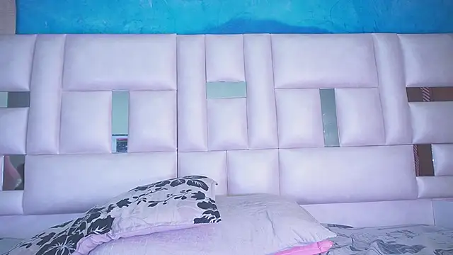 Snapshot of katy_rioss chatting on 02-15-25, 03:06 katy rioss online show from 02-15-25, 03:06