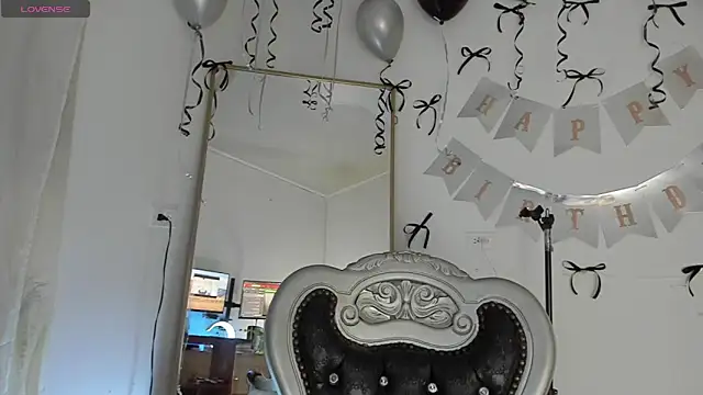 Snapshot of Hela_wet chatting on 06-10-26, 03:50 Hela wet online show from 06-10-26, 03:50