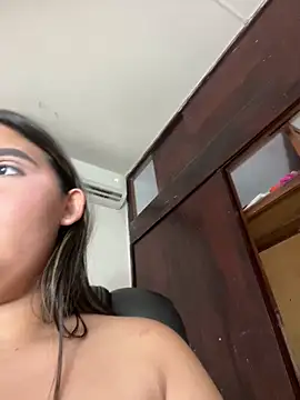 Snapshot of Lia_sexx chatting on 02-13-25, 11:26 Lia sexx online show from 02-13-25, 11:26