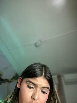 Snapshot of Lia_sexx chatting on 03-19-25, 06:23 Lia sexx online show from 03-19-25, 06:23
