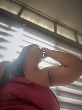 Snapshot of Lia_sexx chatting on 03-20-25, 06:20 Lia sexx online show from 03-20-25, 06:20
