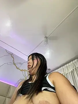 Snapshot of Lia_sexx chatting on 03-21-25, 03:13 Lia sexx online show from 03-21-25, 03:13