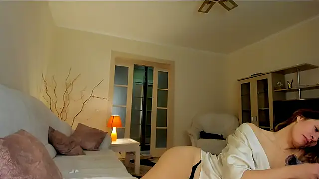 Snapshot of Butterfly-_ chatting on 12-13-24, 10:08 Butterfly- online show from 12-13-24, 10:08