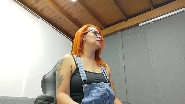 Britney taylor  online show from 01-06-26, 07:06