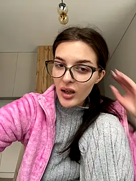 Snapshot of little_belucci chatting on 10-04-25, 09:07 little belucci online show from 10-04-25, 09:07