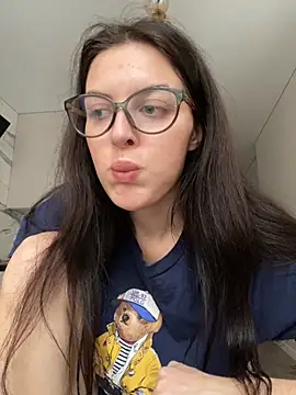 Snapshot of little_belucci chatting on 10-23-25, 02:16 little belucci online show from 10-23-25, 02:16