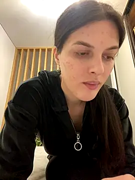 Snapshot of little_belucci chatting on 10-24-25, 02:13 little belucci online show from 10-24-25, 02:13