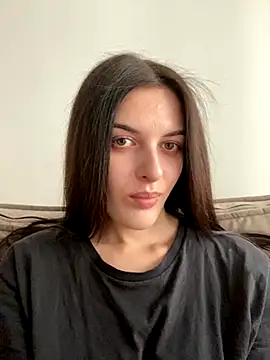 Snapshot of little_belucci chatting on 11-14-25, 01:32 little belucci online show from 11-14-25, 01:32