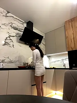 little belucci online show from 12-17-25, 03:07