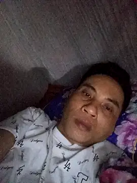 Snapshot of Philong83 chatting on 03-28-26, 09:36 Philong83 online show from 03-28-26, 09:36