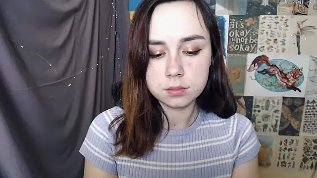 Snapshot of VeryVeryVeryShy_ chatting on 12-15-24, 03:13 VeryVeryVeryShy online show from 12-15-24, 03:13
