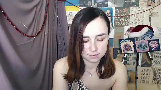 Snapshot of VeryVeryVeryShy_ chatting on 12-25-24, 11:43 VeryVeryVeryShy online show from 12-25-24, 11:43