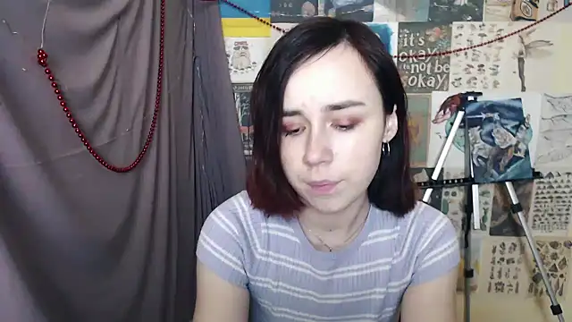 Snapshot of VeryVeryVeryShy_ chatting on 01-04-25, 06:41 VeryVeryVeryShy online show from 01-04-25, 06:41