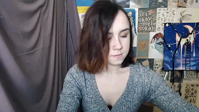 Snapshot of VeryVeryVeryShy_ chatting on 02-21-25, 06:40 VeryVeryVeryShy online show from 02-21-25, 06:40